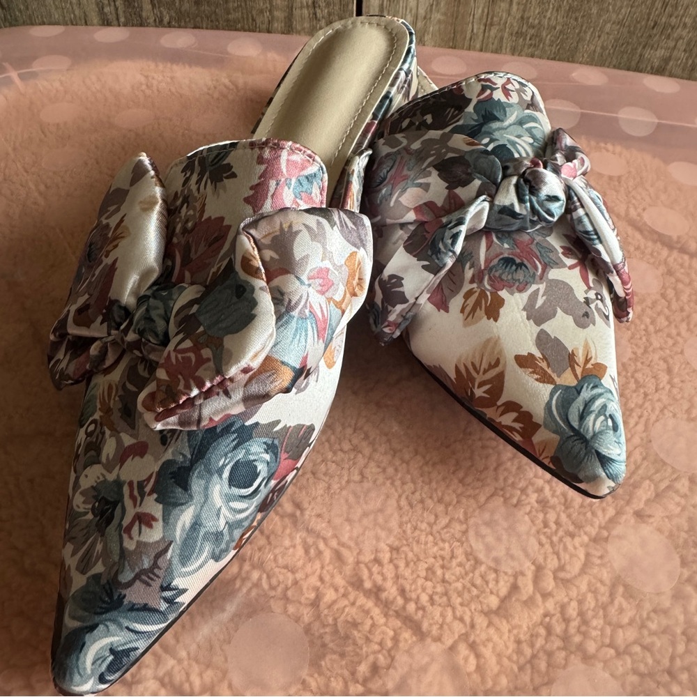 Floral Bow Pointed Toe Mules - Cream Multi
